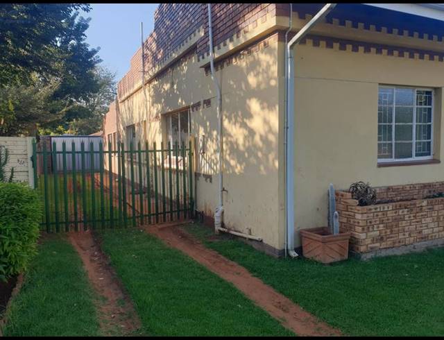 4 BEDROOM HOUSE FOR SALE IN BRENTHURST